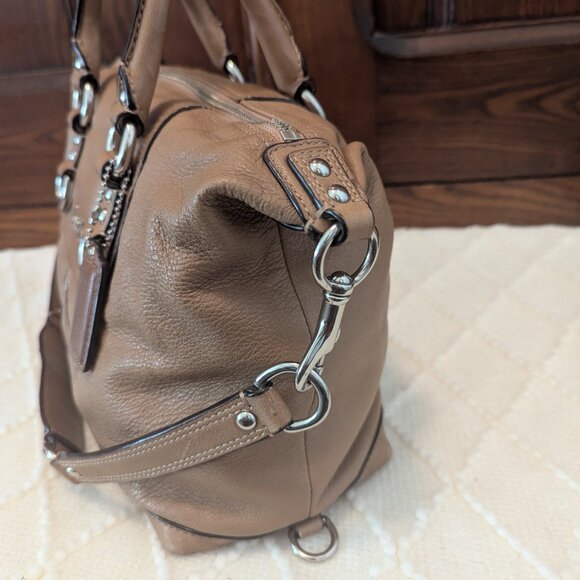 Classic Coach Leather Satchel Handbag - Picture 4 of 13